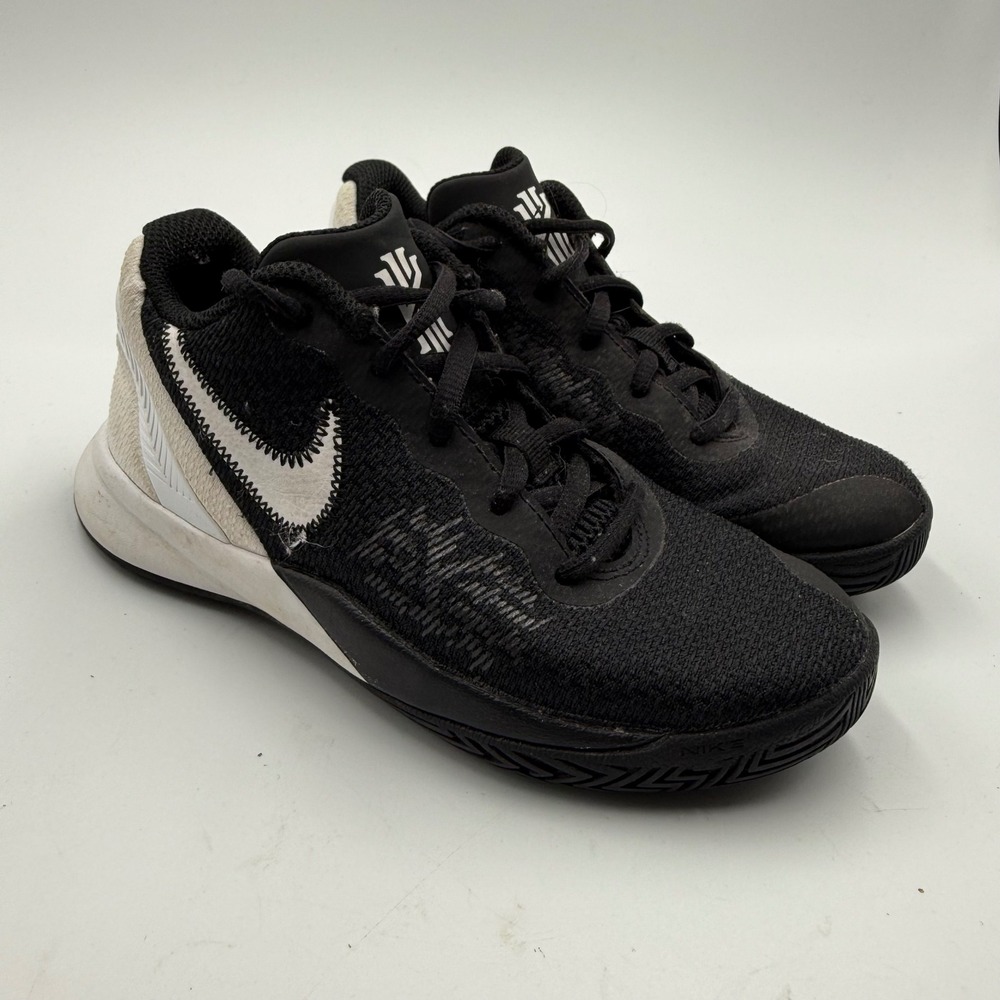 Nike Kyrie Flytrap ll 2 Kids Black White Basketball Shoes Size 13C AQ3413 001